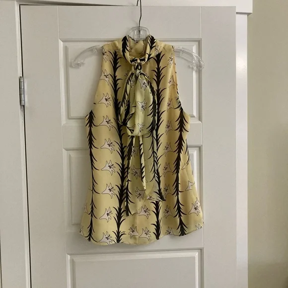 Milly size 8 - Picture 2 of 3